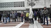 Варна затвори музеите, но остави моловете