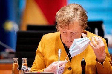 Меркел бе ваксинирана с ваксината на AstraZeneca