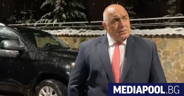 Този лайф на Борисов излязъл от джипката но закован за