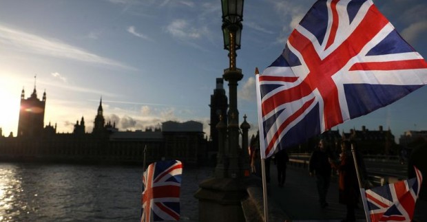 Населението на Великобритания се е увеличило до 67 1 милиона души