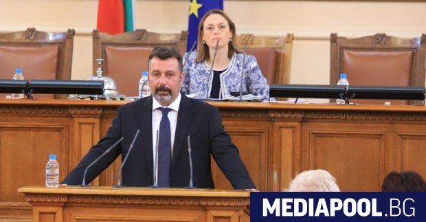 Парламентарната група на партията на шоумена Слави Трифонов Има такъв