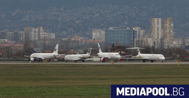 Лидерът на БСП Корнелия Нинова която засега отказва да подаде