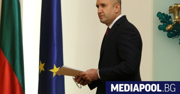 Президентът Румен Радев ще връчи още във вторник мандат за