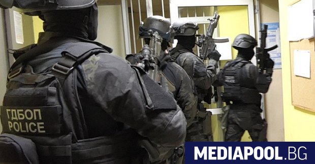 Масово преназначване на всички служители Този процес е започнал в