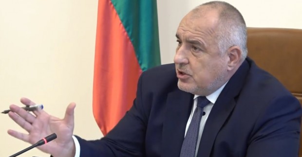 Премиерът Бойко Борисов гласува първи от политическите лидери – час