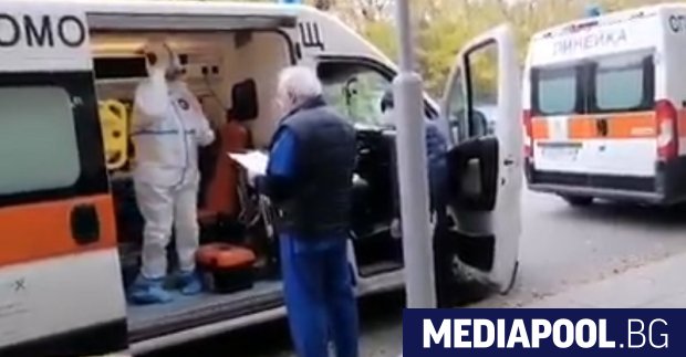 Мъж почина след като е припаднал пред изборна секция Сигналът