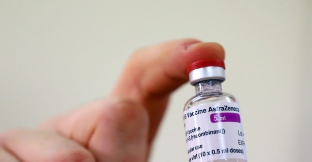 Германия ограничи употребата на ваксината АстраЗенека при хора под 60 годишна