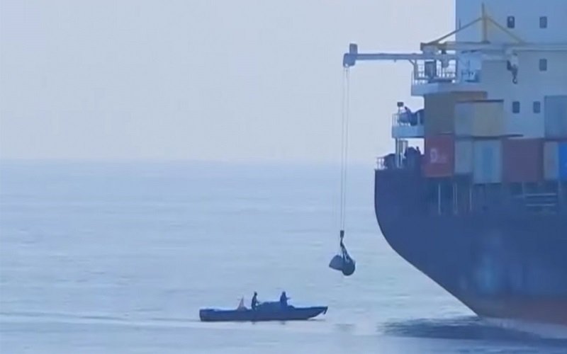Ирански кораб бе атакуван в Червено море