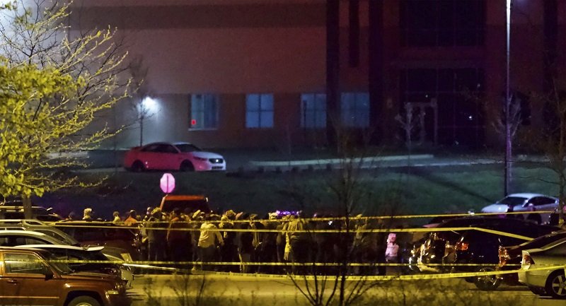 Осем убити при стрелба в американския град Индианаполис