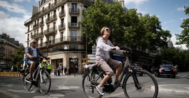 Тераси на ресторанти кина театри музеи Дори