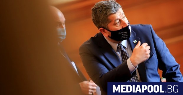 Демократична България ДБ предлага парламентът да излезе с декларация израз