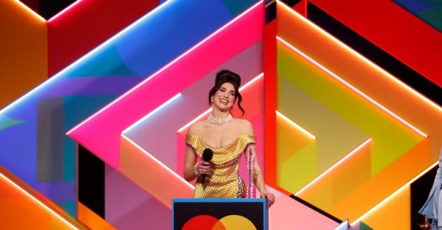 Около 4000 души наблюдаваха във вторник на живо триумфа и