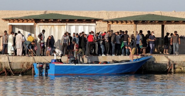Над 1400 мигранти на петнайсетина лодки пристигнаха през уикенда на