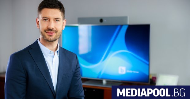 Господин Йовчев директор Правни и бизнес отношения и изпълнителен директор