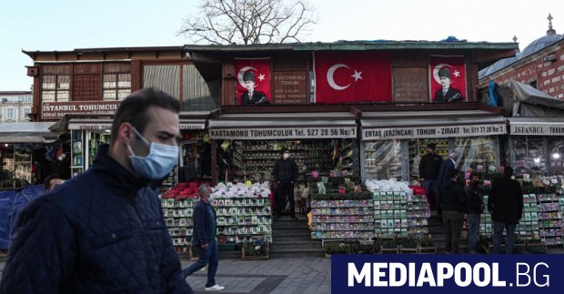 От днес Турция влиза в пълна национална карантина за три