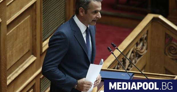 Гърция отваря заведенията на открито на 3 май съобщи премиер