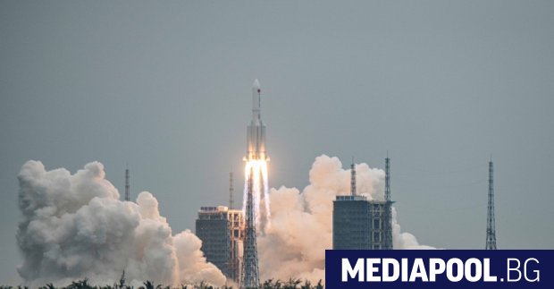 Шансът отломките от китайската ракета да паднат на сушата е