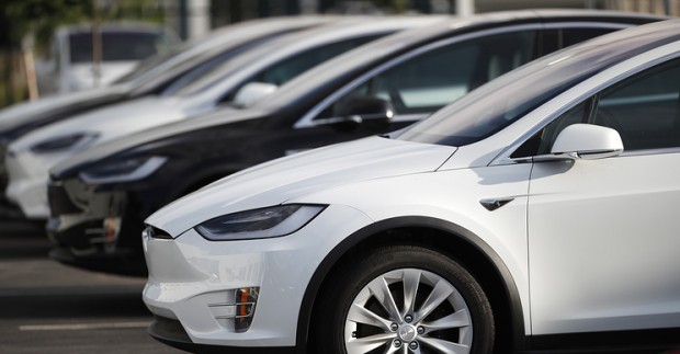 Компанията Тесла е престанала да приема биткойни при продажбите на