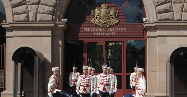 Президентът Румен Радев ще проведе консултации с парламентарно представените партии