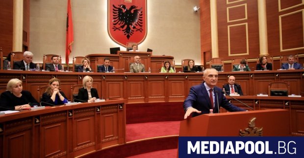 Управляващата в Албания Социалистическа партия на премиера Еди Рама получава