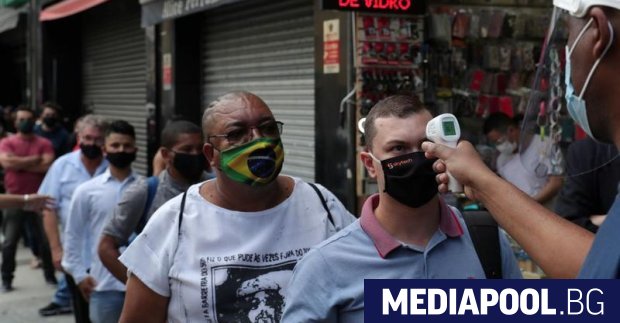 Бразилия е на път да стигне прага от 400 000