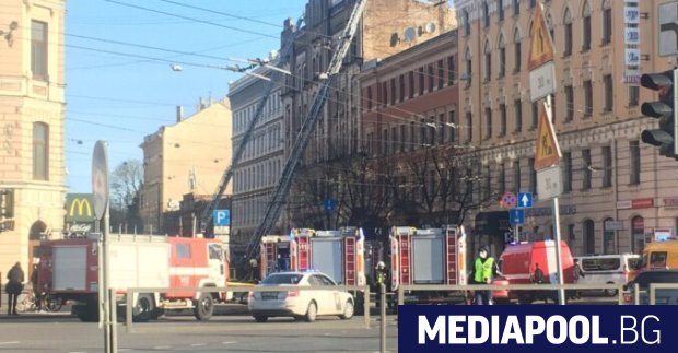 Осем души загинаха а девет бяха ранени при пожар избухнал