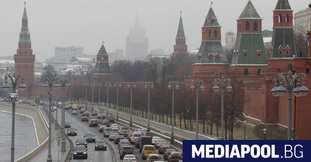 Посолството на САЩ в Москва съобщи, че временно възобновява предоставянето