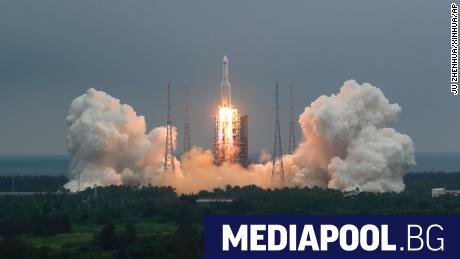 Останките от най голямата китайска ракета която се връщаше неконтролирано към