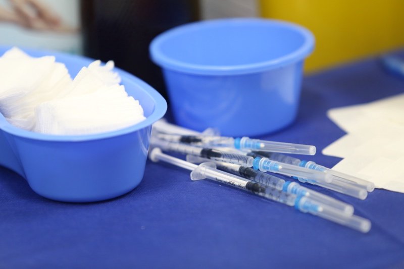 Над 1 милион дози поставени ваксини срещу Covid-19 в България