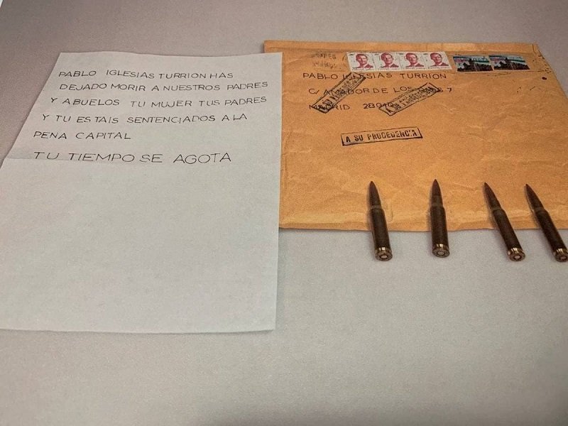 Испански политици получиха смъртна заплаха в писмо с куршуми