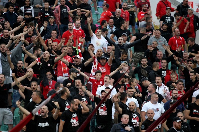 Пускат 20 000 футболни фенове на стадиона за финала на Купата на България