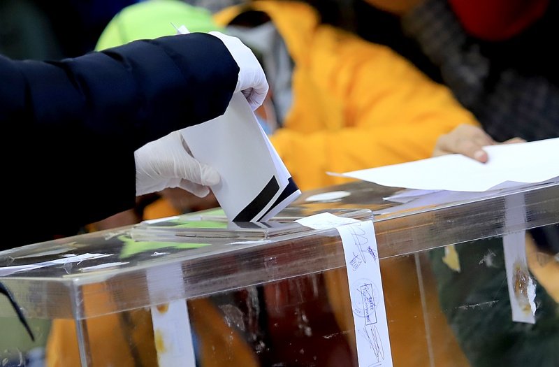 Окончателно: Падат ограниченията за гласуване в чужбина
