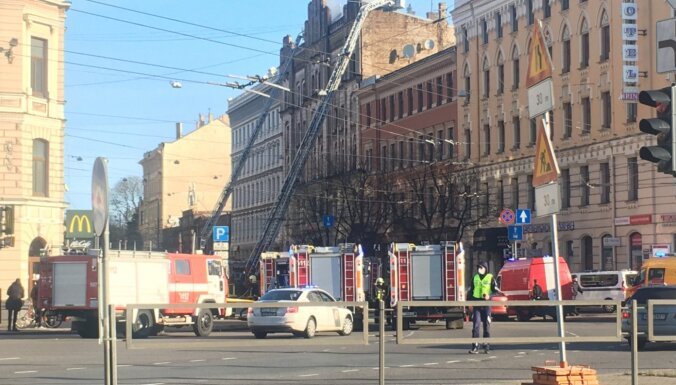 Осем души загинаха в пожар в незаконен хостел в латвийската столица Рига