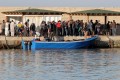 Над 1400 мигранти пристигнаха на остров Лампедуза през уикенда