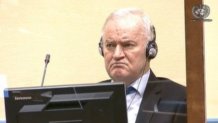 Ратко Младич в съда при изслушването присъдата си 