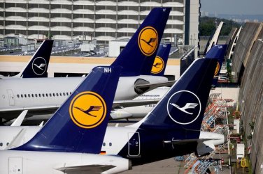 Фамилията на милиардера Тийле продаде половината от дела си в Lufthansa