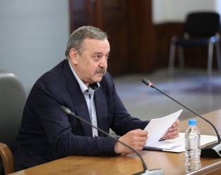 Проф. Кантарджиев е пенсиониран, негови колеги излязоха на протест