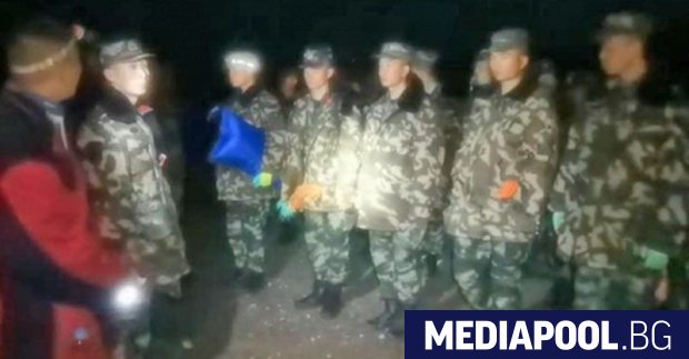 Най малко 20 души загинаха в Китай застигнати вчера от буря