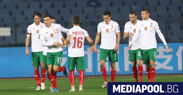Българският националният отбор по футбол загуби с 0:3 от световния