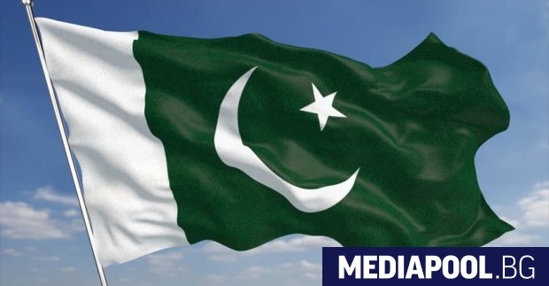 Пакистан направи днес ваксинирането срещу коронавирус задължително за всички работници