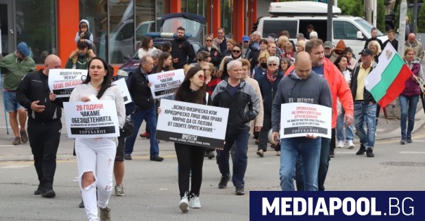 Протестиращи жители на столичния квартал Горубляне блокихара в неделя кръстовището