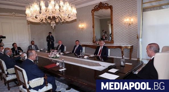 Лидерът на ДПС Мустафа Карадайъ е завил че партията има