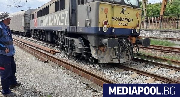 Товарен влак дерайлира на гара Белово Няма пострадали при инцидента