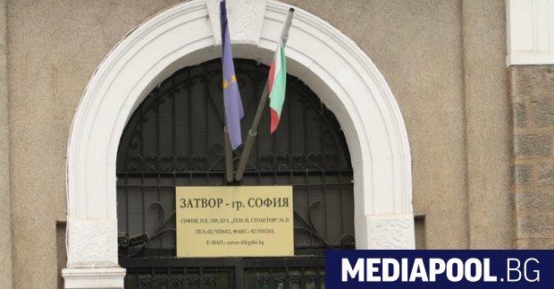 Униформите на надзирателите в затворите рязко са поскъпнали макар че