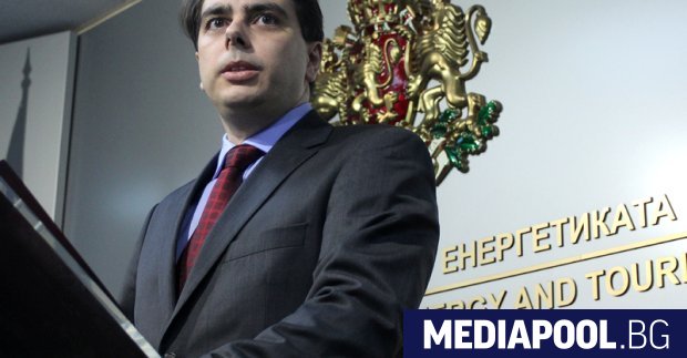 Служебният министър на финансите Асен Василев даде в неделя отговор