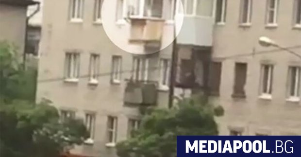 Мъж откри стрелба по хора в руския град Екатеринбург предаде