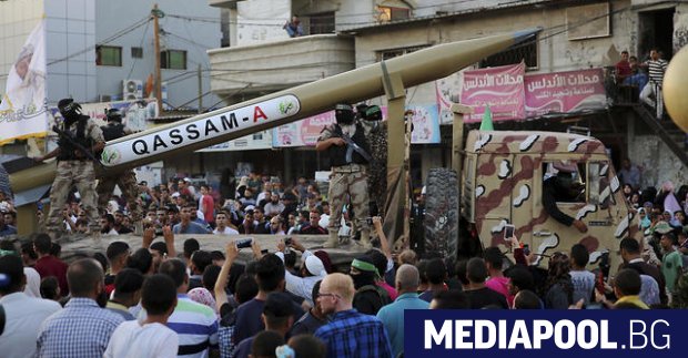 То може да удря по далеч по силно и разчита отчасти на