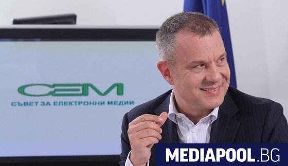 Генералният директор на БНТ Емил Кошлуков трябва да е свързано