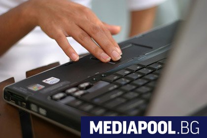 Над 170 000 лева е превела 34 годишна българка на фалшив