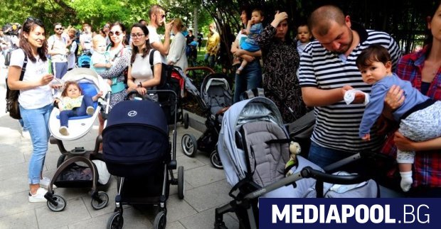 Родителите чийто деца остават без ясла и детска градина в